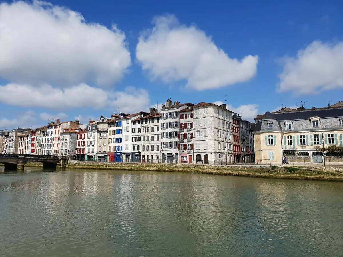 Hotel Restaurant Les Genets Bayonne